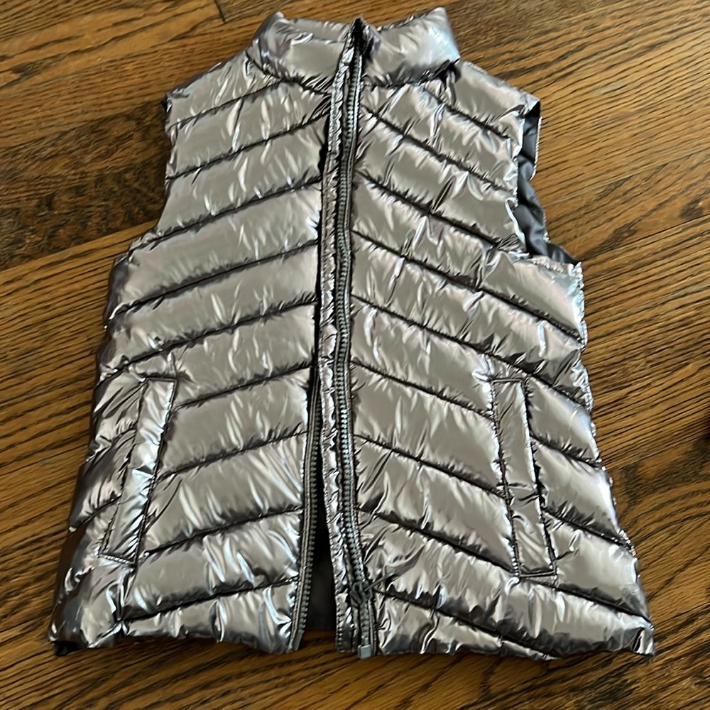Girls metallic puffer vest NWOT